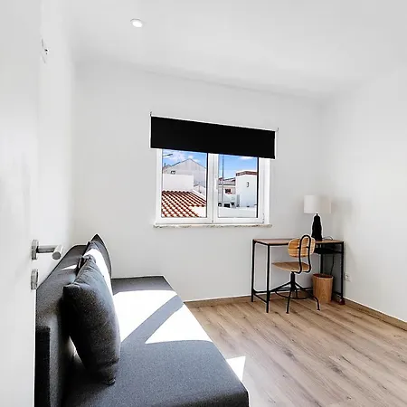 Casa Ferrera - Spacious Castle View Village Apt Aljezur