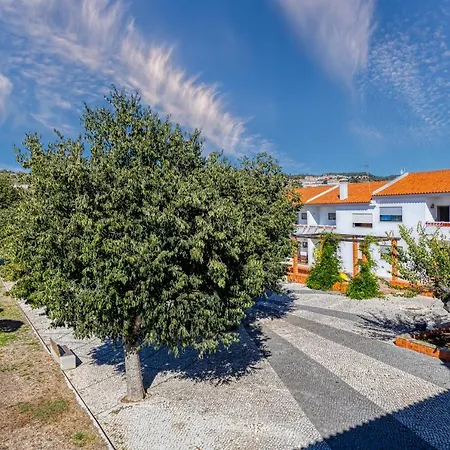 Apartment Casa Ferrera - Spacious Castle View Village Apt Aljezur